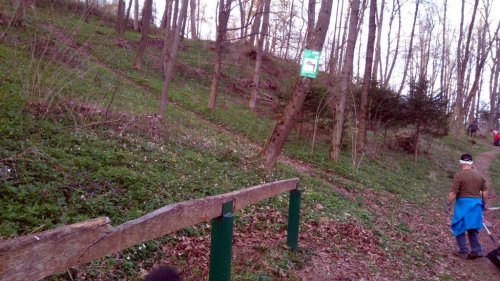 ... za silo smo jo z žeblji spojili, toda potrebno jo je čim preje zamenjati